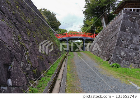Morioka Castle Ruins Park - View of the Honmaru, Ninomaru, and Sannomaru Citadel (Iwate) 133652749