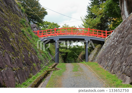 Morioka Castle Ruins Park - View of the Honmaru, Ninomaru, and Sannomaru Citadel (Iwate) 133652750