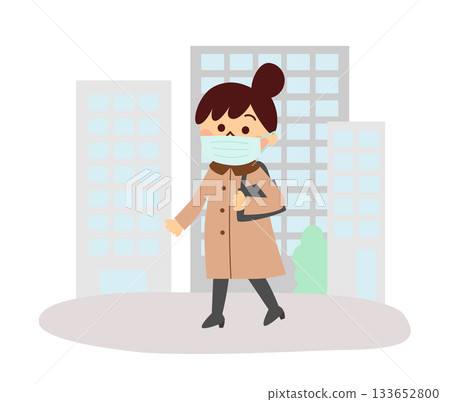 一名戴著口罩的女子正在行走 一名戴著口罩的女子正在行走 133652800