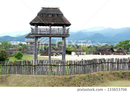 秋日里吉野堀歷史公園的修復建築 133653706