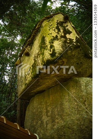 Obikake Myojin Shrine and the overlapping rocks in Hatsukaichi, Hiroshima 133654369