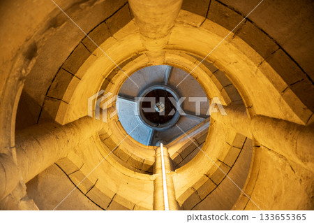 瑞士沙夫豪森穆諾特要塞內的螺旋坡道和圓形庭院 133655365