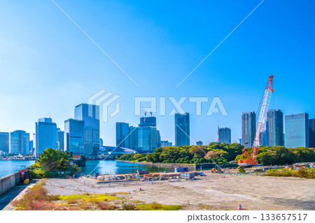 Tokyo cityscape in Japan: Hamamatsucho, Takeshiba, and the former Tsukiji Market (6) - View of the temporary access road and removal work of the upper structure of the loading pier Tokyo cityscape in Japan: Hamamatsucho, Takeshiba, and the former Tsukiji Market (6) - View of the temporary access road and removal work of the upper structure of the loading pier 133657517