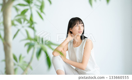 年輕女子的美麗形象 年輕女子的美麗形象 133660555