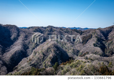 A tranquil and breathtaking view of the winter-dead mountains of Ryujin Gorge (Hitachiota City, Ibaraki Prefecture) A tranquil and breathtaking view of the winter-dead mountains of Ryujin Gorge (Hitachiota City, Ibaraki Prefecture) 133661796