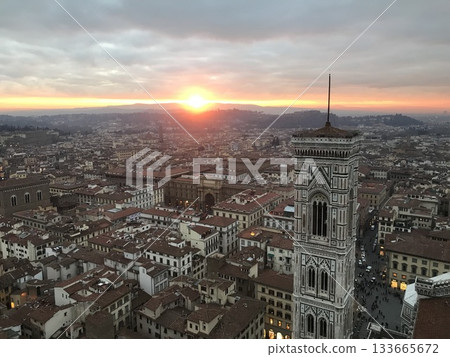 Beautiful scenery of Florence, a tourist destination in Italy, sunset and cityscape Beautiful scenery of Florence, a tourist destination in Italy, sunset and cityscape 133665672