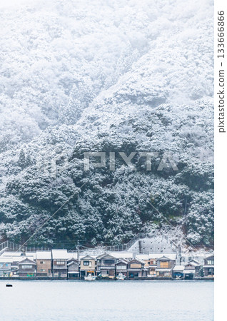 Snow-covered boathouses in Ine, Kyoto Snow-covered boathouses in Ine, Kyoto 133666866
