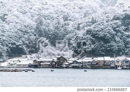 Snow-covered boathouses in Ine, Kyoto Snow-covered boathouses in Ine, Kyoto 133666867