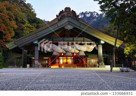 清晨的出雲大社神樂殿 清晨的出雲大社神樂殿 133666931
