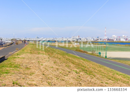 Scenery along the Arakawa Cycling Road in Tokyo in November 2025 Scenery along the Arakawa Cycling Road in Tokyo in November 2025 133668334