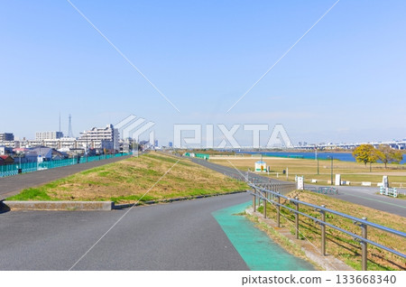 Scenery along the Arakawa Cycling Road in Tokyo in November 2025 Scenery along the Arakawa Cycling Road in Tokyo in November 2025 133668340