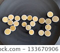 I tried writing letters with quail eggs 133670906