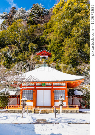 京都鞍馬寺光明神社冬景 133671683