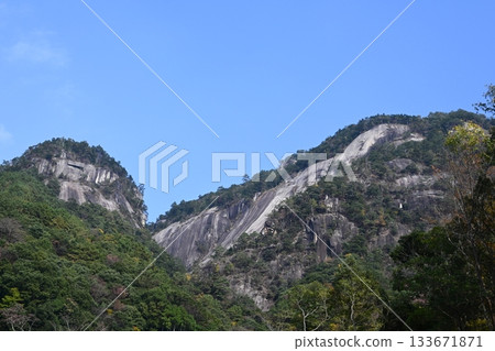 深秋的奧久留山脈 133671871