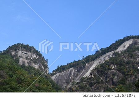 深秋的奧久留山脈 133671872