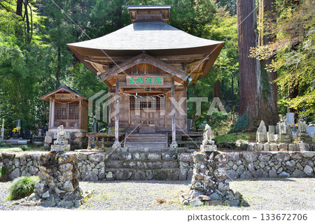 淨蓮寺稻荷殿 東秩父村 133672706
