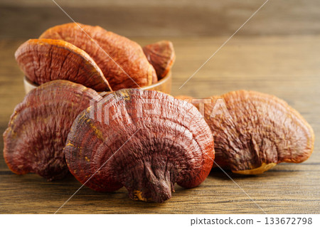 Lingzhi or Reishi mushroom with capsules, organic natural healthy food. 133672798