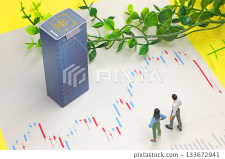 商人正在查看蠟燭圖 133672941