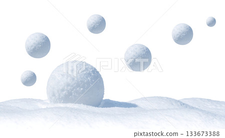 冬日景象，雪球漂浮在白色的空間中，營造出柔和的季節氛圍。 133673388