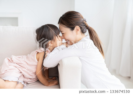 媽媽和女孩 133674530