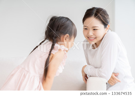 媽媽和女孩 133674535