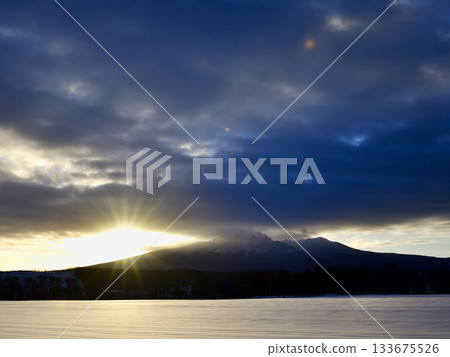 Sunrise over Mount Shari 133675526