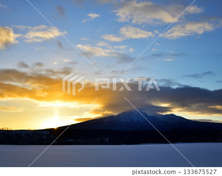 Sunrise over Mount Shari 133675527