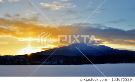 沙裡山上的日出 沙裡山上的日出 133675529