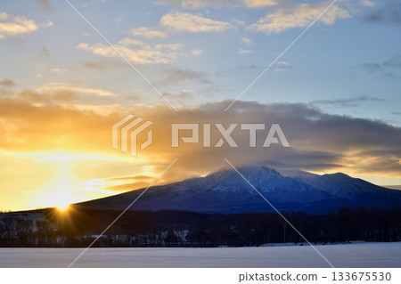 沙裡山上的日出 133675530