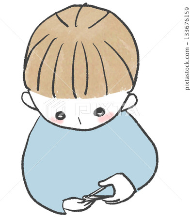 男孩剪指甲 133676159