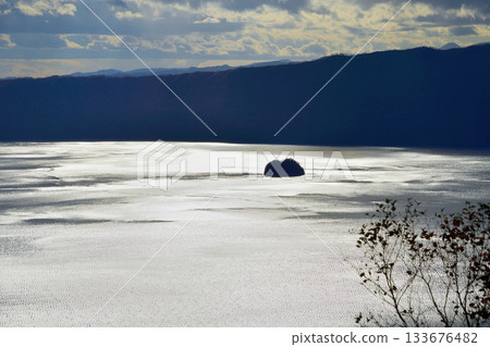 深秋的浦間湖 133676482