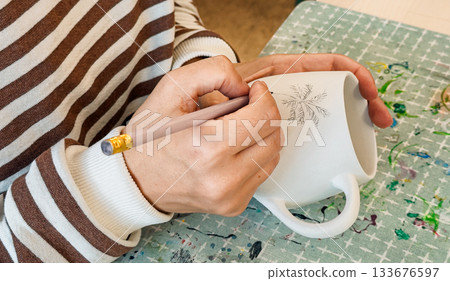 Hand drawing delicate leaf 133676597