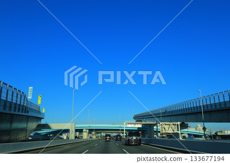 Shuto Expressway running on the Metropolitan Expressway Shuto Expressway running on the Metropolitan Expressway 133677194