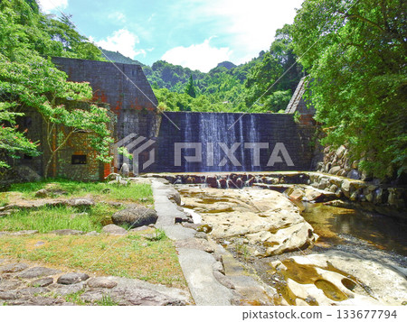 位於福岡縣添田町深倉峽入口處的獨特侵蝕控制壩環形魚道 133677794