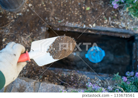 Remove soil from inside the meter box 133678561