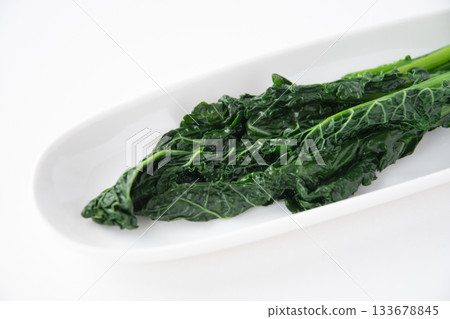 用白盤子煎炒的阿萊塔 用白盤子煎炒的阿萊塔 133678845