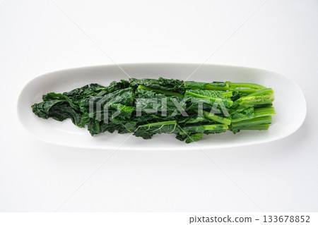 用白盤子煎炒的阿萊塔 133678852