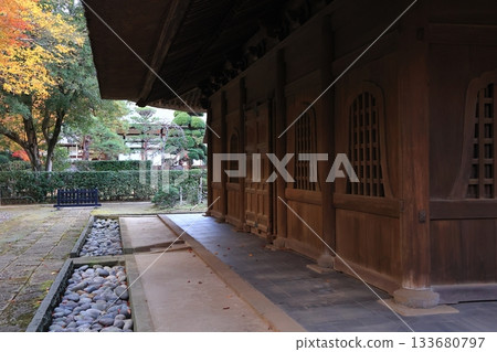 在平林寺焚燒楓葉 在平林寺焚燒楓葉 133680797