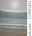 海浪拍打 133681852