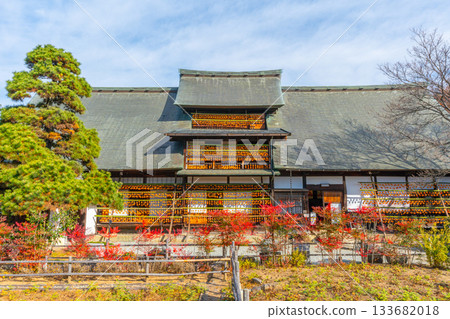 Former Takano Family Residence "Licorice House" Dried persimmons, a specialty of Koshu City, Yamanashi Prefecture 133682018