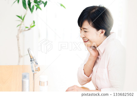 Mature age ladies who do skin care Mature age ladies who do skin care 133682502