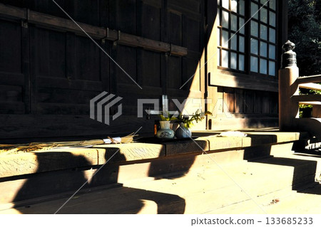 Offerings at a small shrine: Oba Shrine, Fujisawa City 133685233