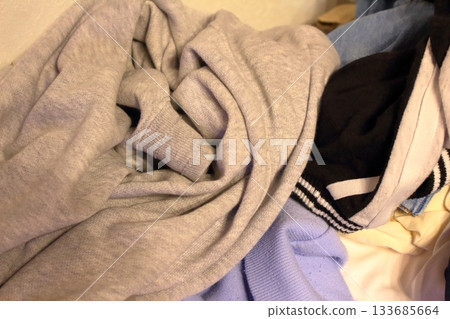 撕掉衣服 133685664