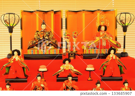 精美的雛人偶裝飾品 精美的雛人偶裝飾品 133685907