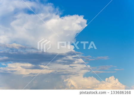 夏日天空：傍晚的藍天和積雲 25 133686168