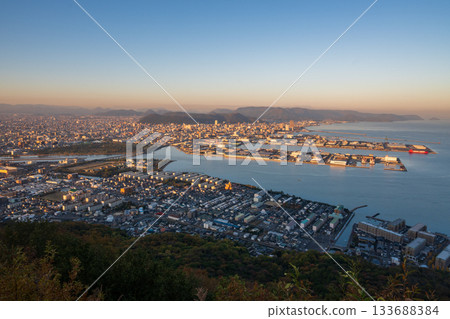 日本香川縣高松市屋島的秋景非常美麗。 日本香川縣高松市屋島的秋景非常美麗。 133688384