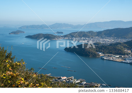 日本香川縣高松市屋島的秋景非常美麗。 日本香川縣高松市屋島的秋景非常美麗。 133688417
