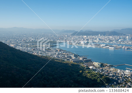 日本香川縣高松市屋島的秋景非常美麗。 133688424