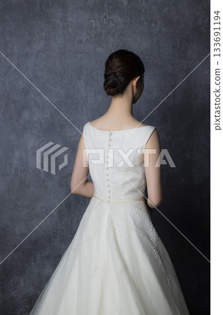 Woman in wedding dress 133691194