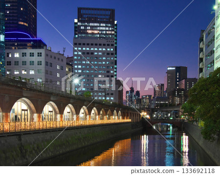 神田川的傍晚景色-從萬世橋上眺望城市風光(2025年11月) 神田川的傍晚景色-從萬世橋上眺望城市風光(2025年11月) 133692118